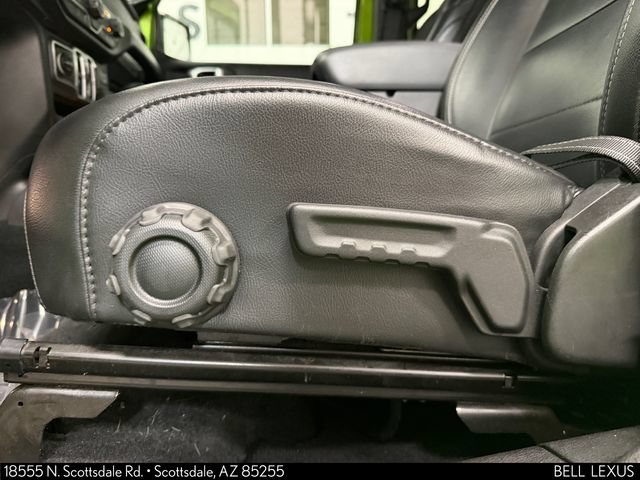 Used 2018 Jeep Wrangler Unlimited Sahara AWD/4WD image 17