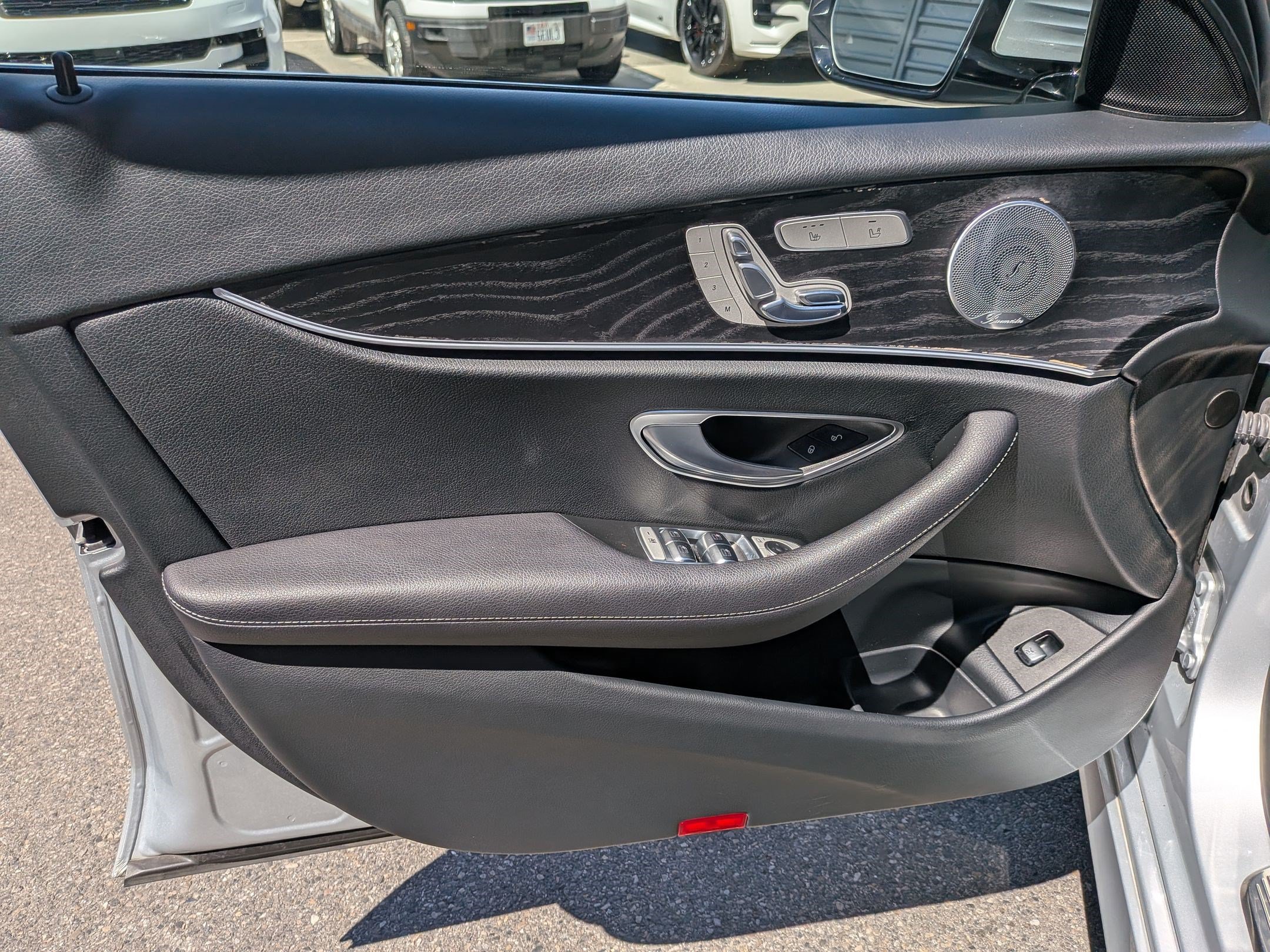 Used 2019 Mercedes-Benz E 300 4MATIC image 12