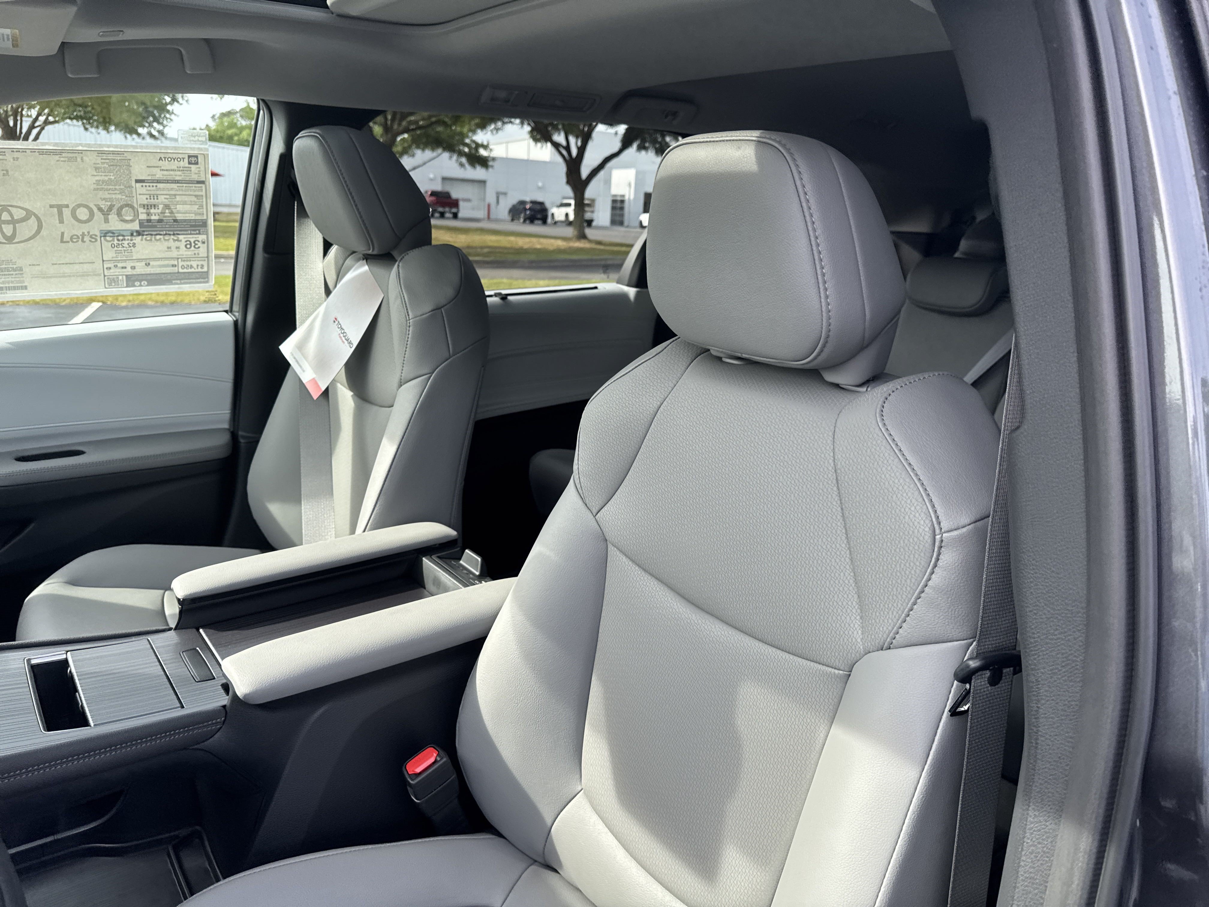 New 2025 Toyota Sienna XLE FWD image 15