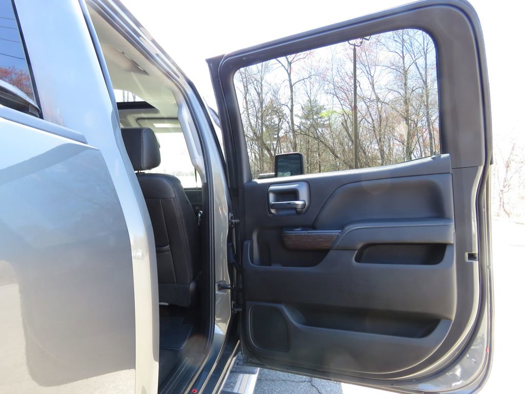 Used 2017 GMC Sierra 3500 Denali w/ Duramax Plus Package AWD/4WD image 15