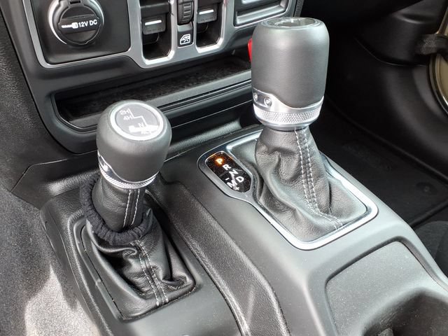 Certified 2025 Jeep Gladiator Sport AWD/4WD image 22