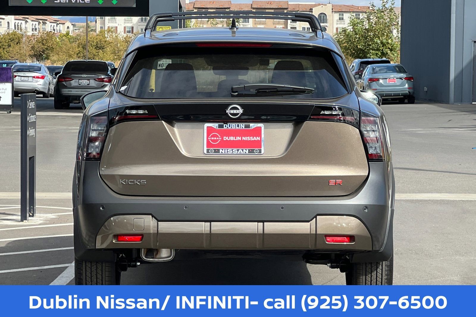 New 2026 Nissan Kicks SR w/ Illumination Package FWD image 5