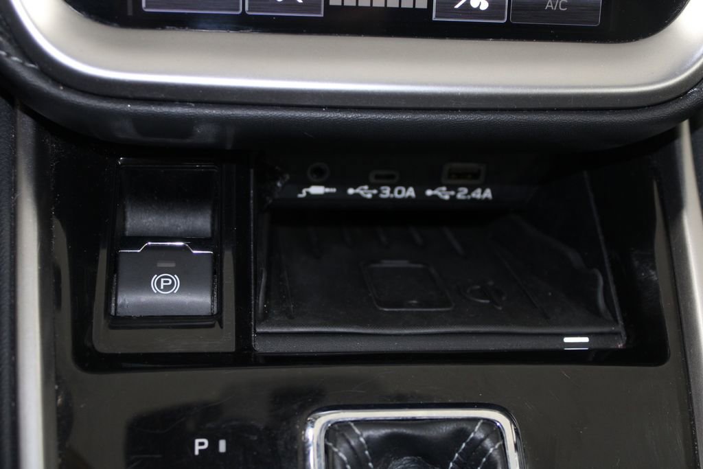 Used 2023 Subaru Outback Limited image 44