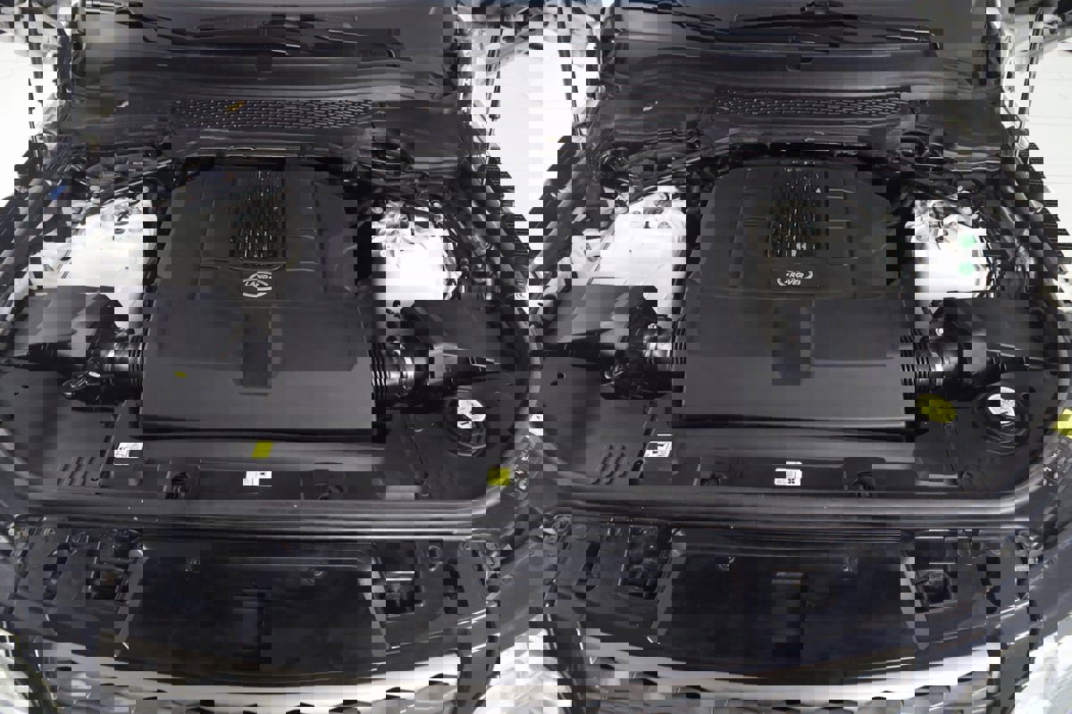 Used 2016 Land Rover Range Rover Sport SE image 48