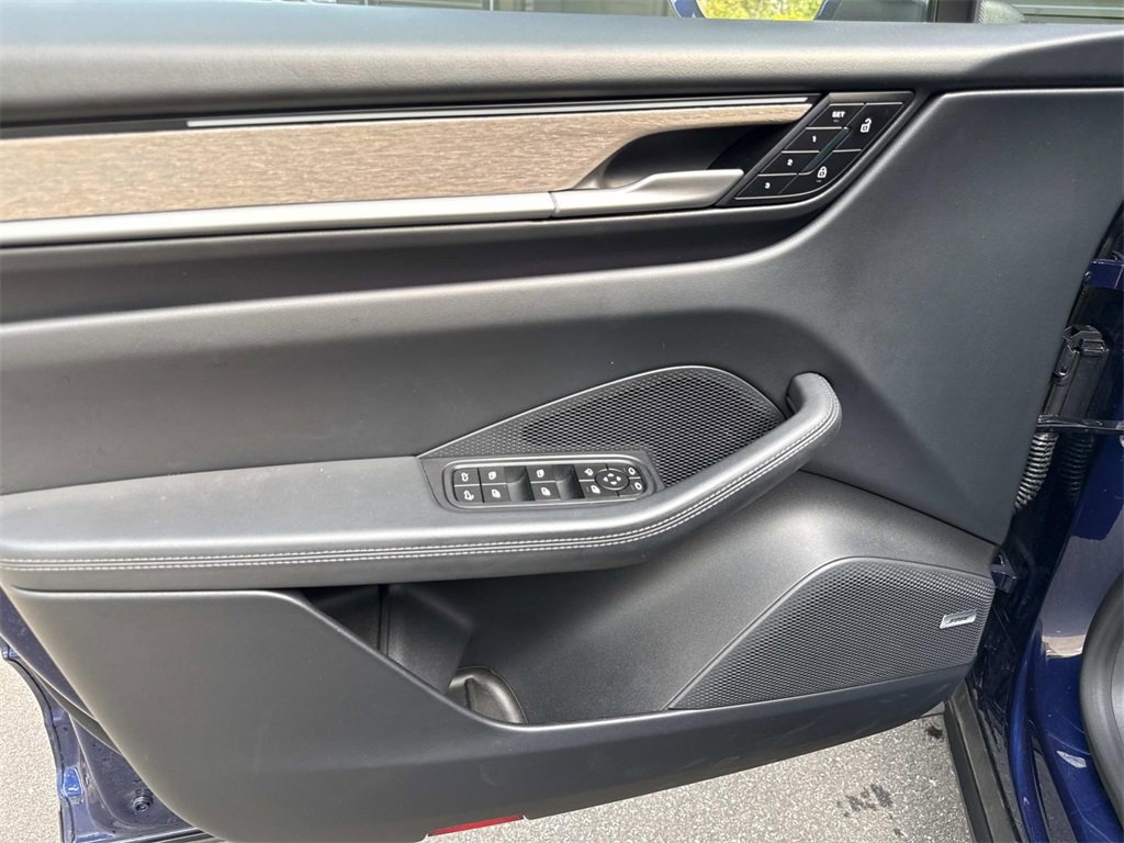 Used 2024 Porsche Macan 4 Electric image 7