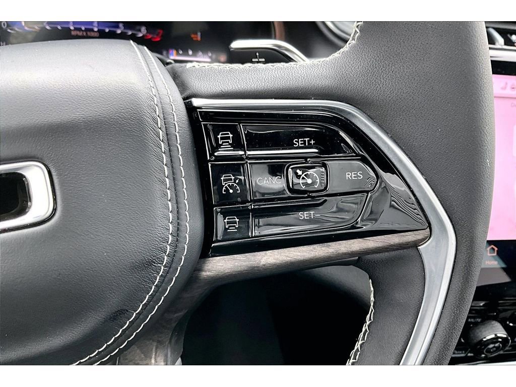 Certified 2025 Jeep Grand Cherokee Overland w/ Luxury Tech Group IV image 26