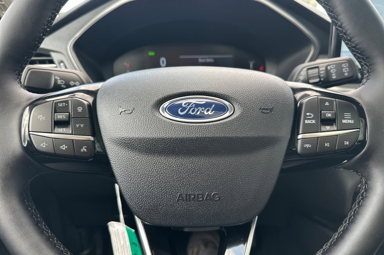 New 2025 Ford Escape SE w/ Class II Trailer Tow Package image 24