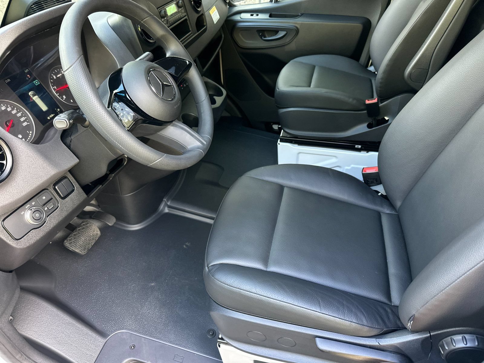 New 2025 Mercedes-Benz Sprinter 2500 image 10