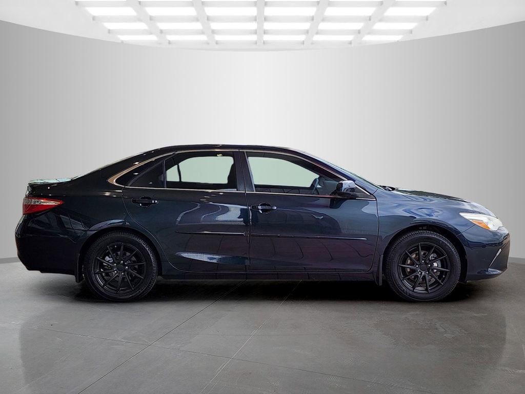Used 2016 Toyota Camry LE FWD image 3