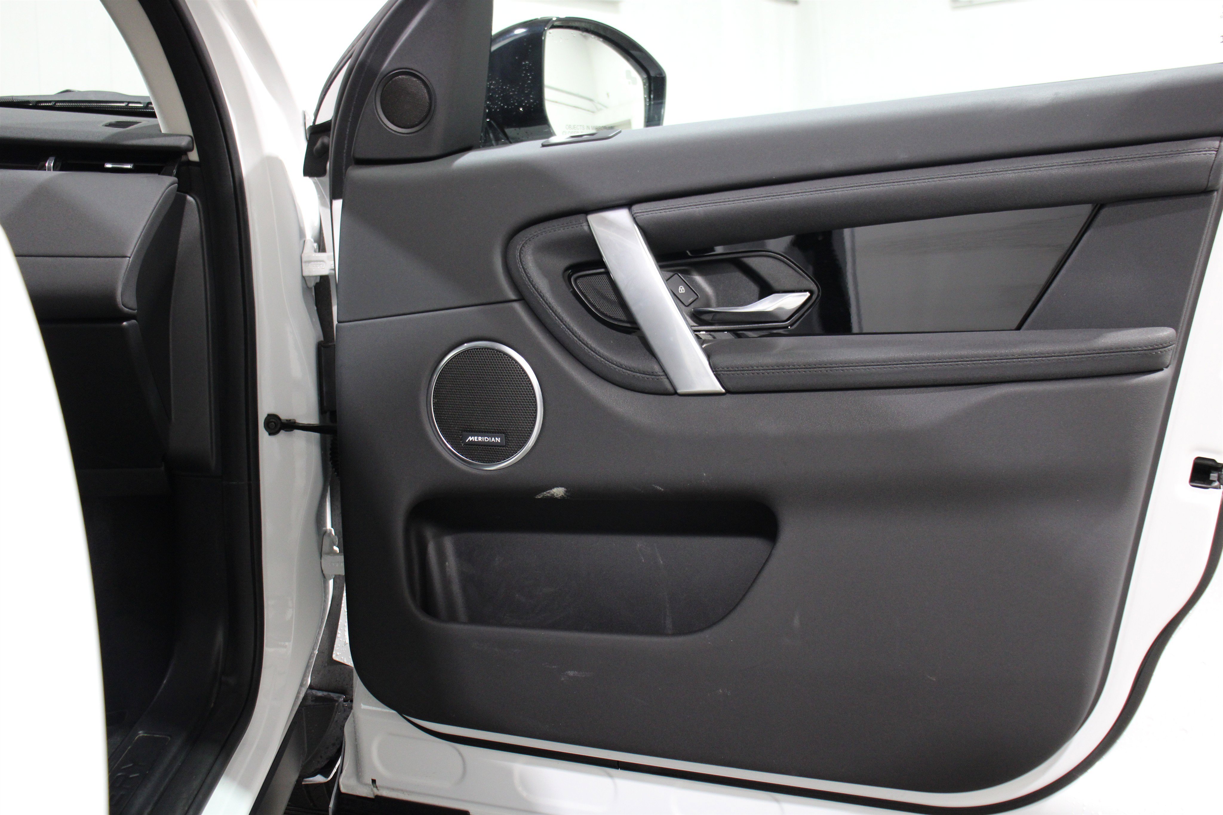 Used 2024 Land Rover Discovery Sport S image 27