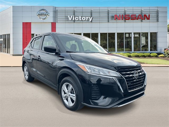 Certified 2025 Nissan Kicks Play S image 1