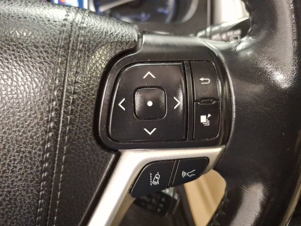 Used 2018 Toyota Highlander XLE w/ Protection Package #3 AWD/4WD image 22