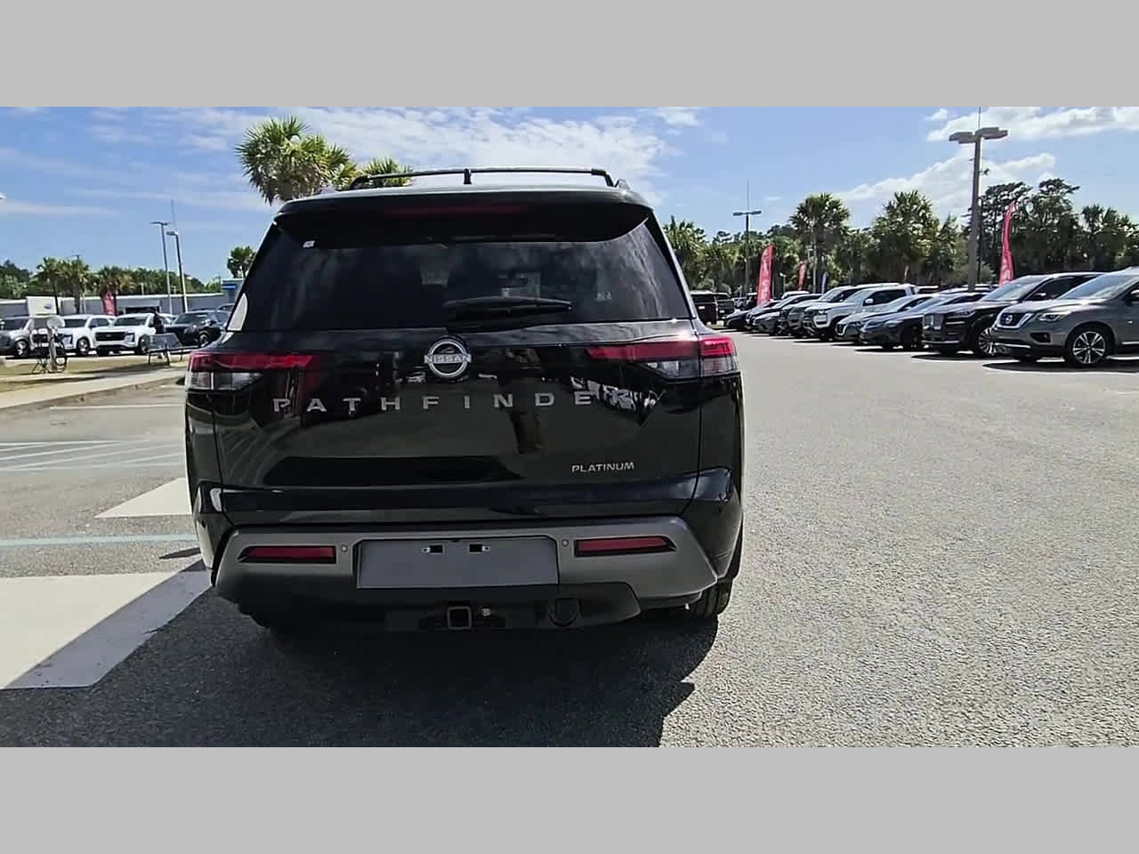 New 2026 Nissan Pathfinder Platinum FWD image 32