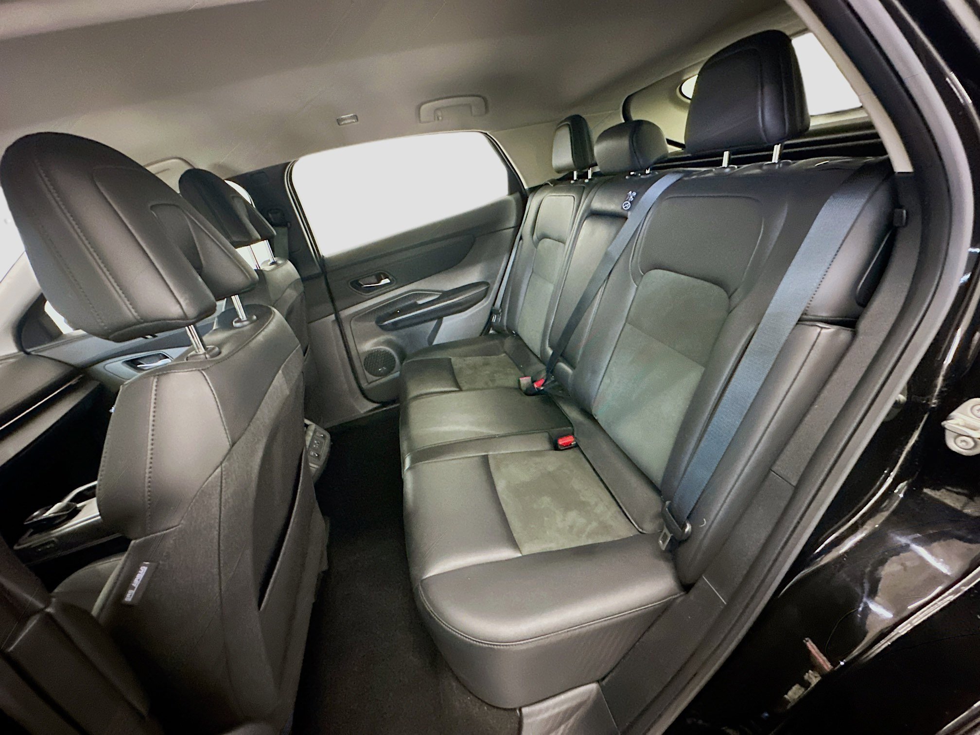 Used 2024 Nissan Ariya AWD image 29