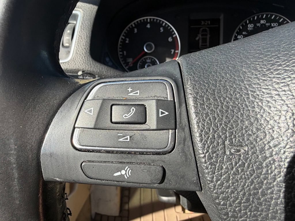 Used 2013 Volkswagen Passat 2.5 SE FWD image 16