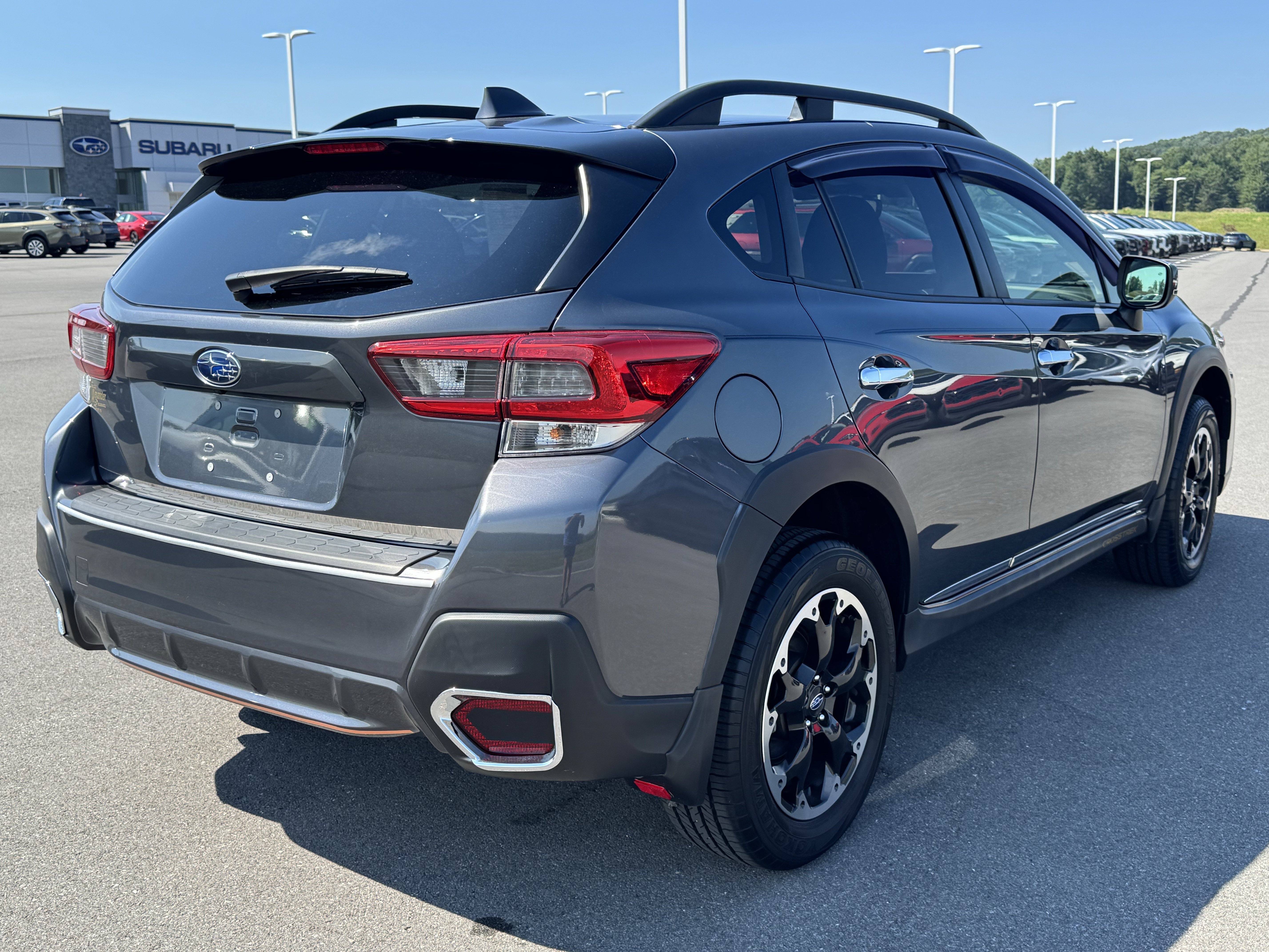 Used 2022 Subaru Crosstrek 2.0i Premium w/ Moonroof Package AWD/4WD video 3