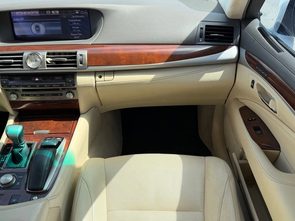 Used 2014 Lexus LS 460 w/ Comfort Package image 9
