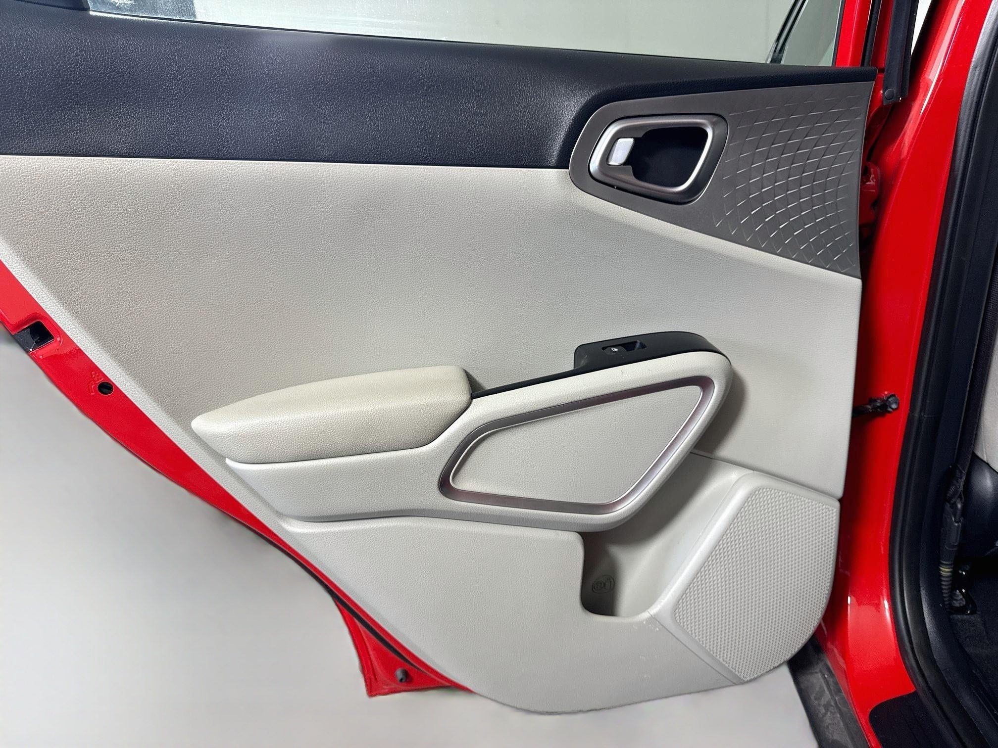 Used 2023 Kia Soul LX w/ LX Technology Package FWD image 25
