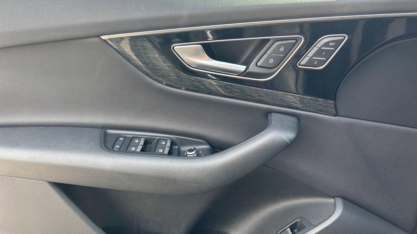 Used 2017 Audi Q7 3.0T Premium Plus w/ Premium Plus Package image 26