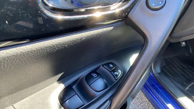 Used 2017 Nissan Rogue Sport SV w/ SV Premium Package image 18