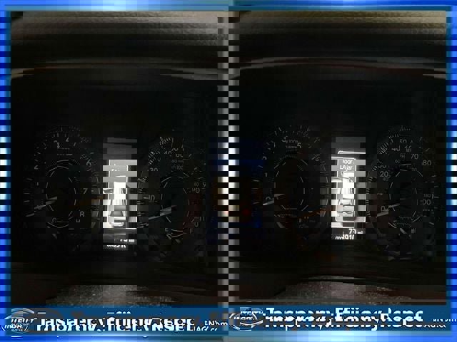 Used 2015 Toyota Sienna XLE Premium w/ Four Season Floor Mat Package image 28