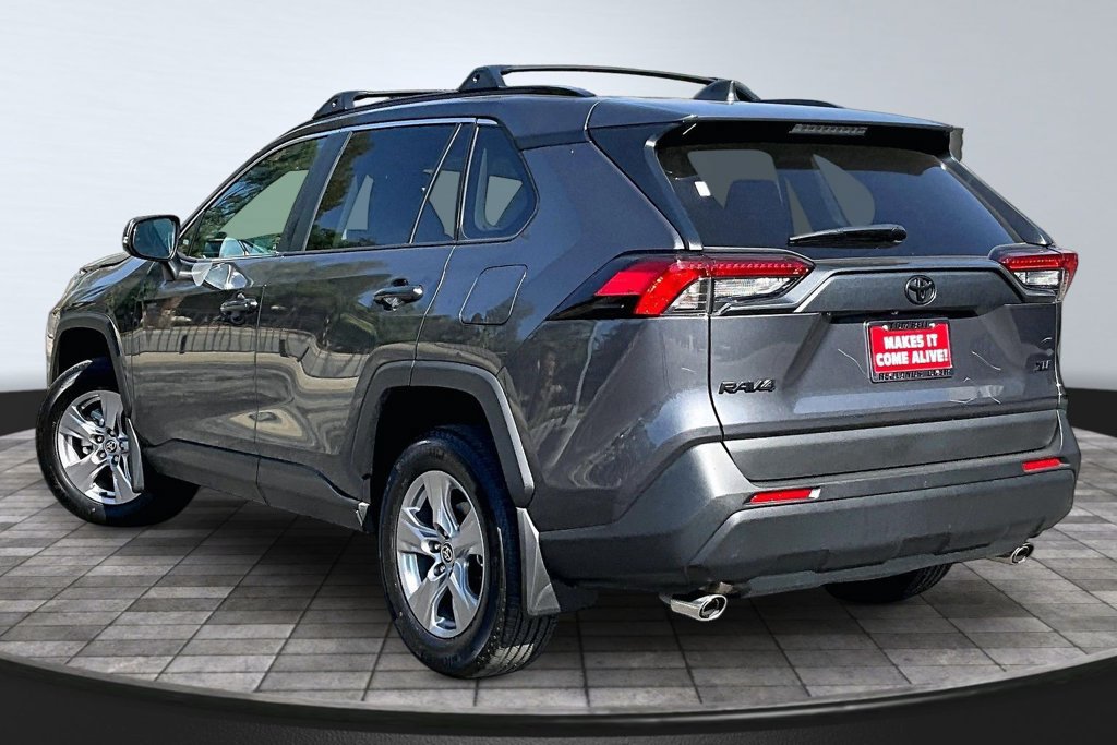 Used 2025 Toyota RAV4 XLE w/ Convenience Package FWD image 21