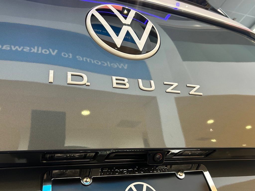 New 2025 Volkswagen ID. Buzz Pro S Plus AWD/4WD image 40