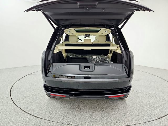 New 2026 Land Rover Range Rover Long Wheelbase SE AWD/4WD image 19