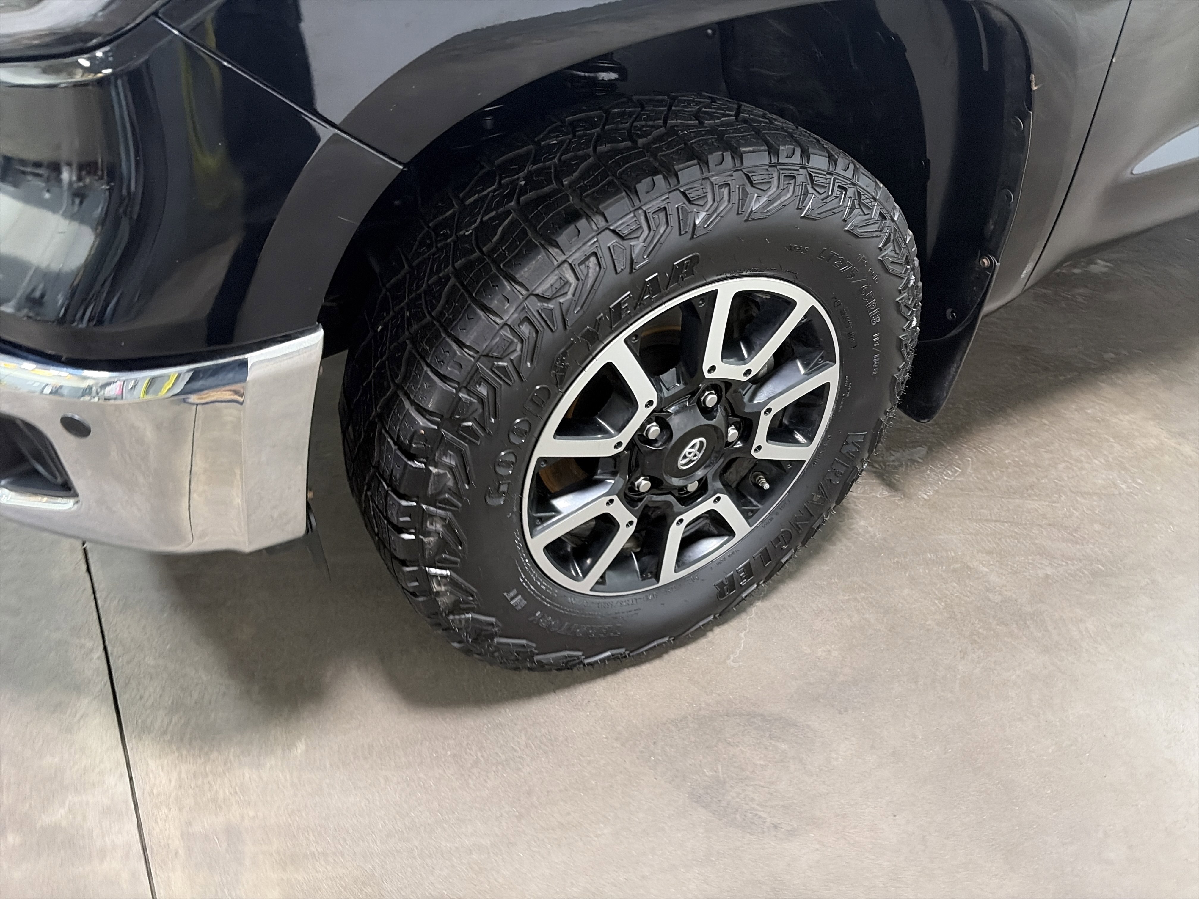 Used 2020 Toyota Tundra SR5 w/ TRD Off-Road Package AWD/4WD image 9