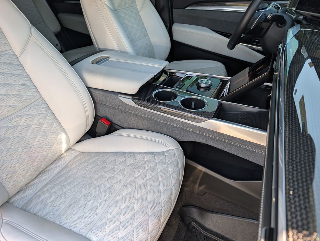 Certified 2025 Cadillac Escalade V AWD/4WD image 24