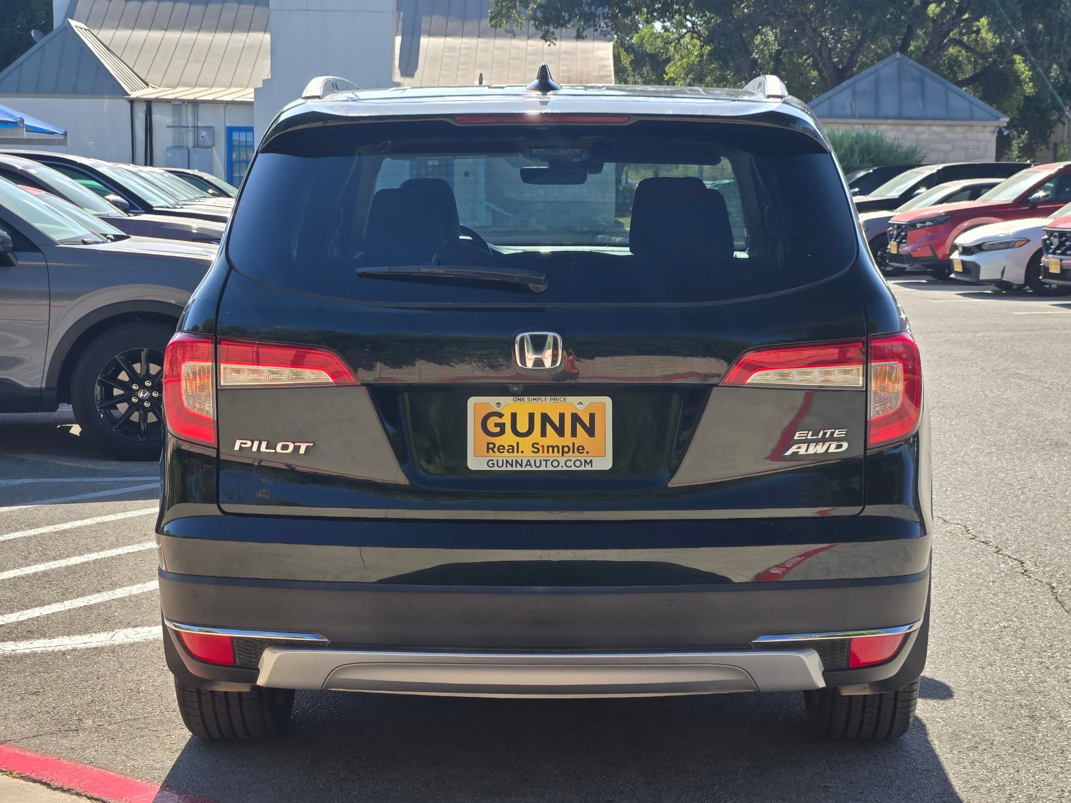Used 2019 Honda Pilot Elite image 4