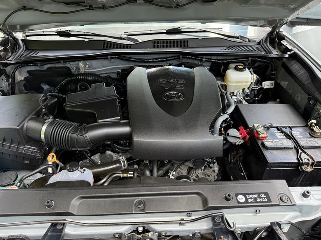 Used 2019 Toyota Tacoma TRD Off-Road AWD/4WD image 10