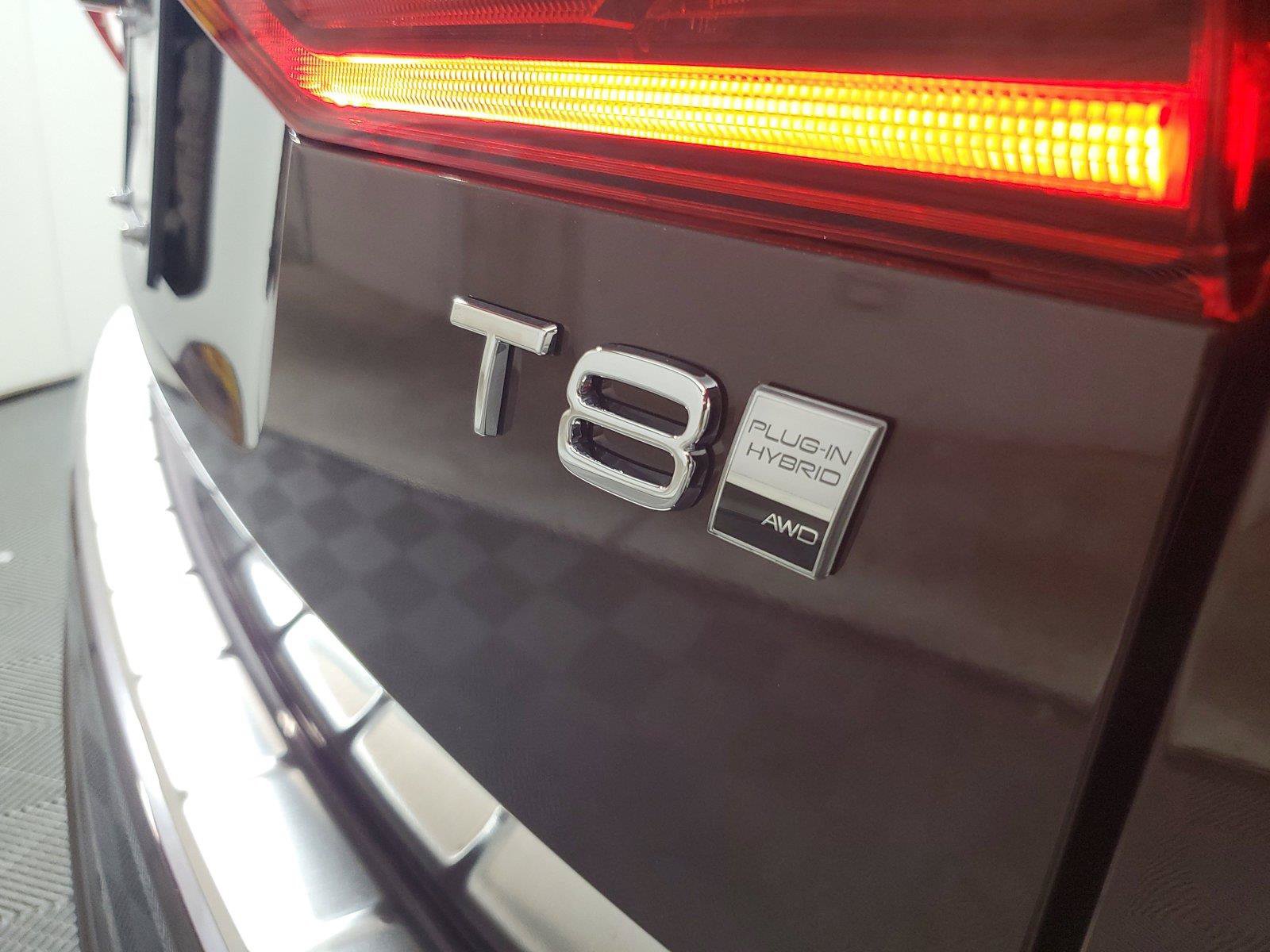 New 2026 Volvo XC60 T8 Plus w/ Protection Package Premier AWD/4WD image 7