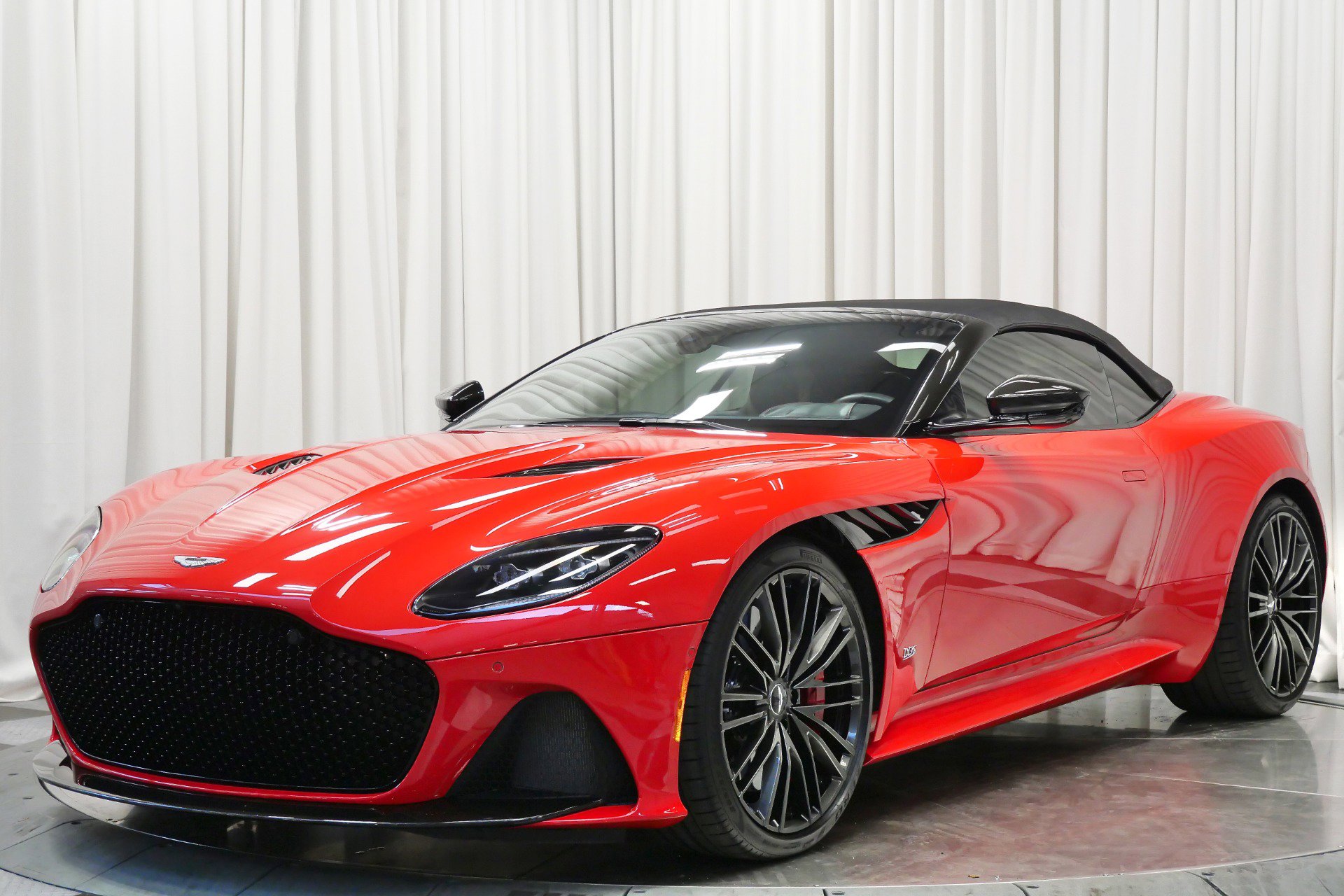Used 2023 Aston Martin DBS Superleggera Volante image 5