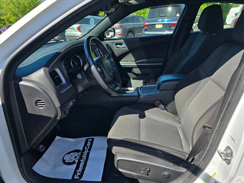 Used 2022 Dodge Charger SXT RWD image 11