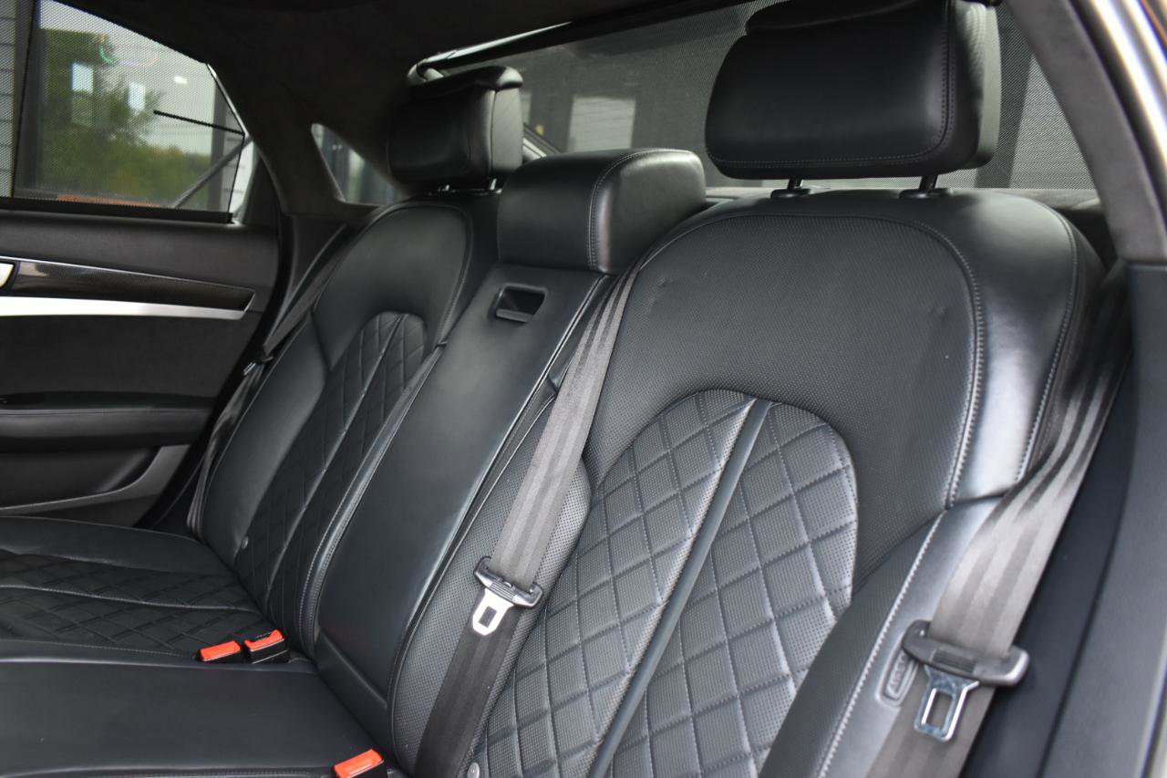 Used 2015 Audi S8 image 28