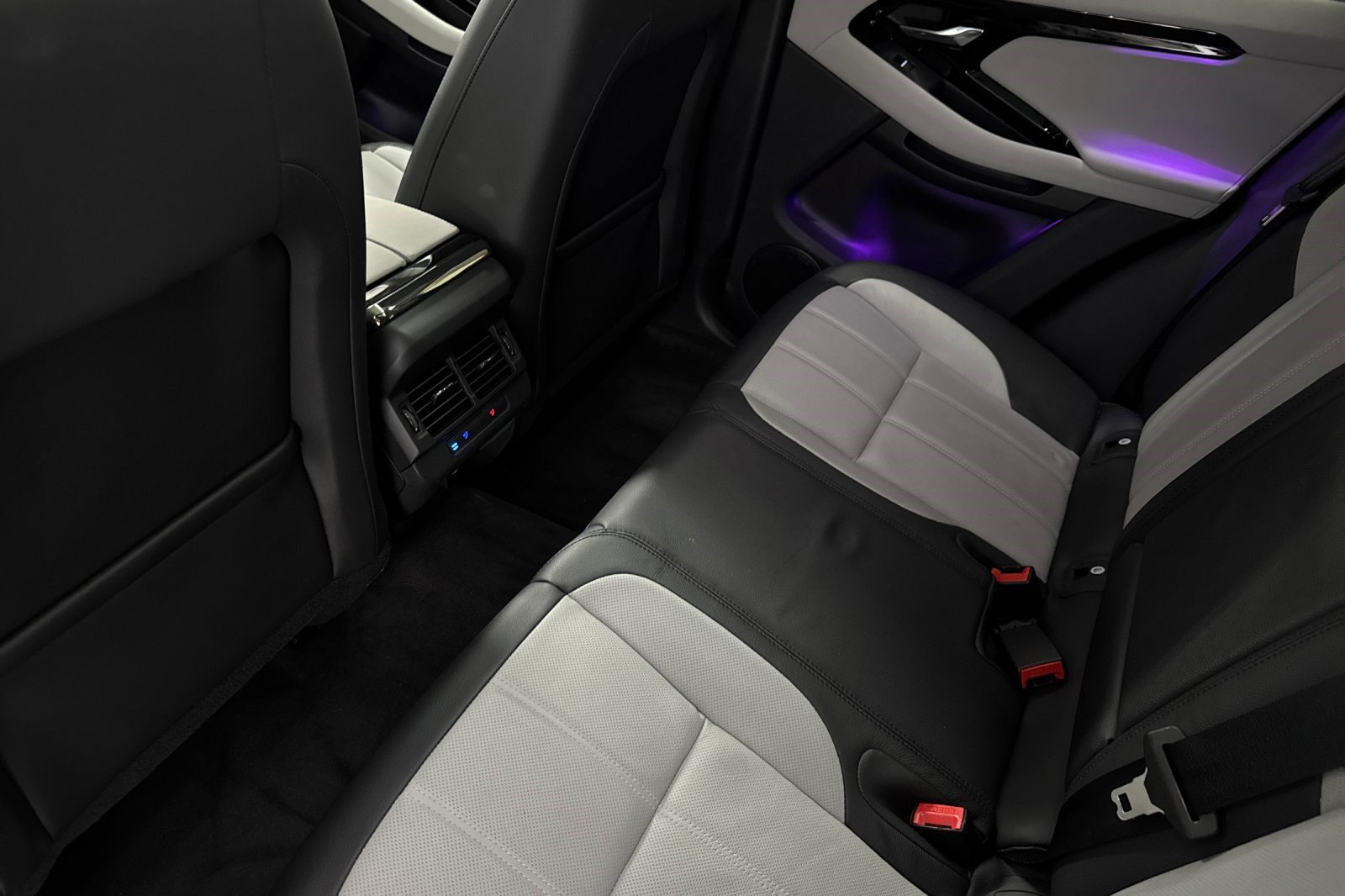 Used 2024 Land Rover Range Rover Evoque Dynamic SE image 28