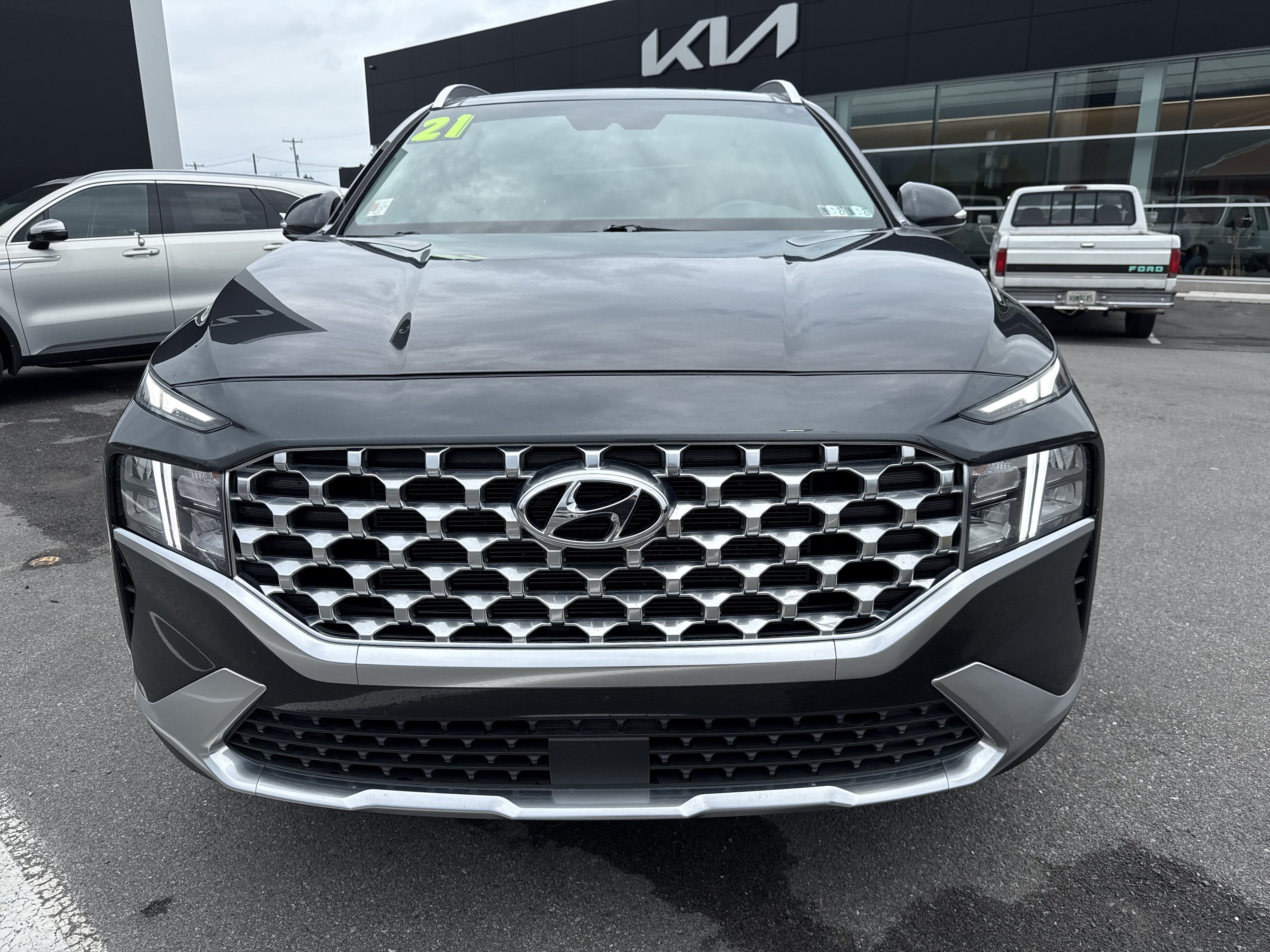 Used 2021 Hyundai Santa Fe SEL w/ Convenience + Premium Package AWD/4WD image 9