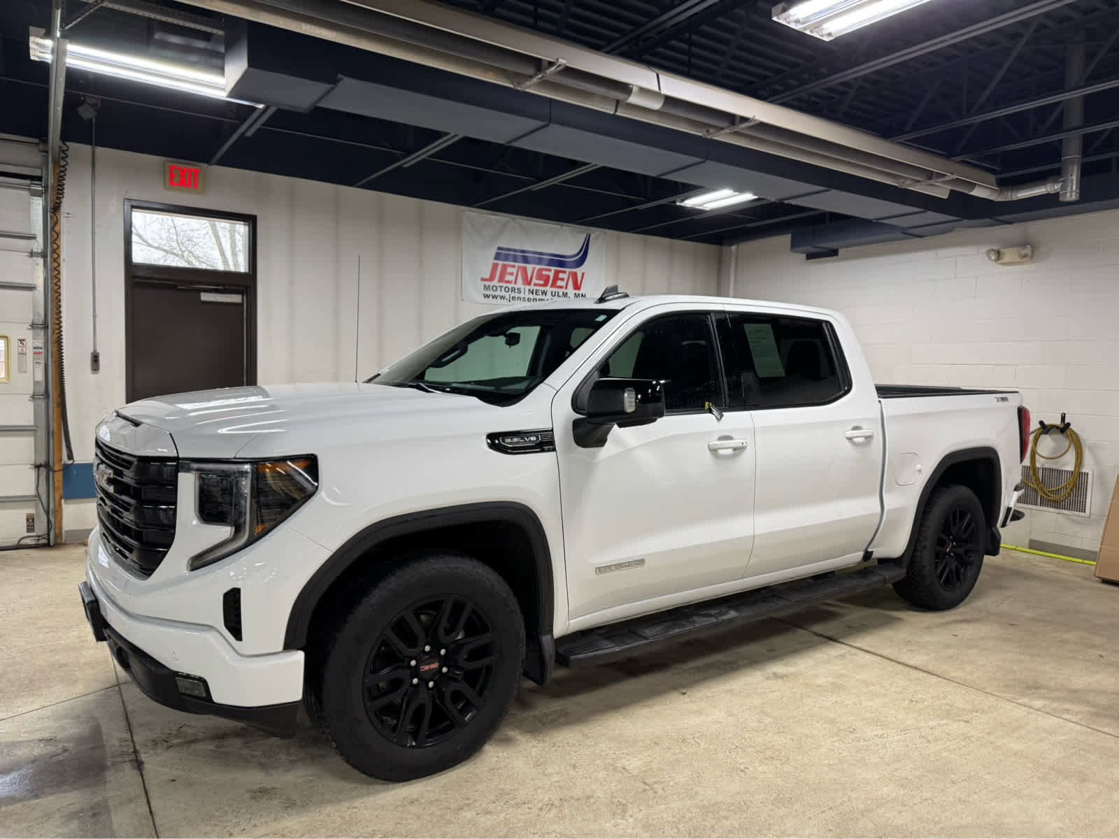 Certified 2024 GMC Sierra 1500 Elevation w/ Preferred Package image 1