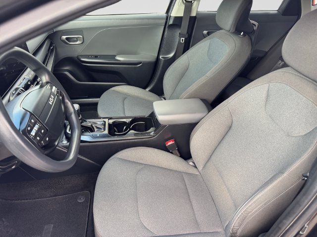 Used 2025 Kia K4 FWD image 11