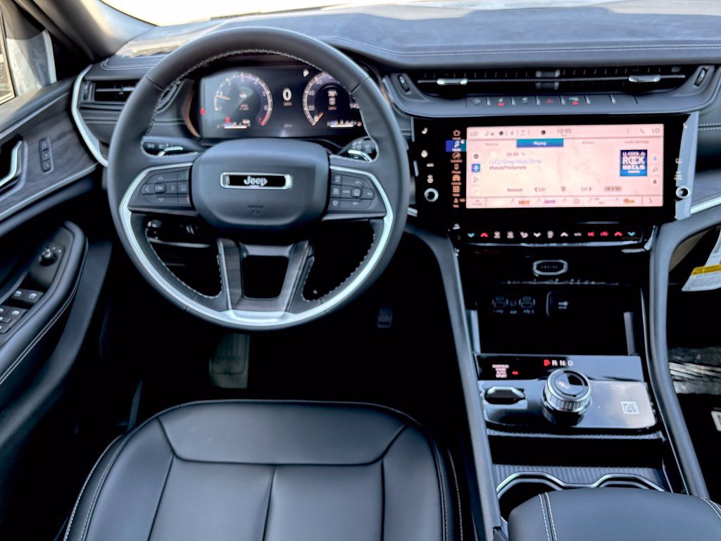 New 2027 Jeep Grand Cherokee Limited AWD/4WD image 14