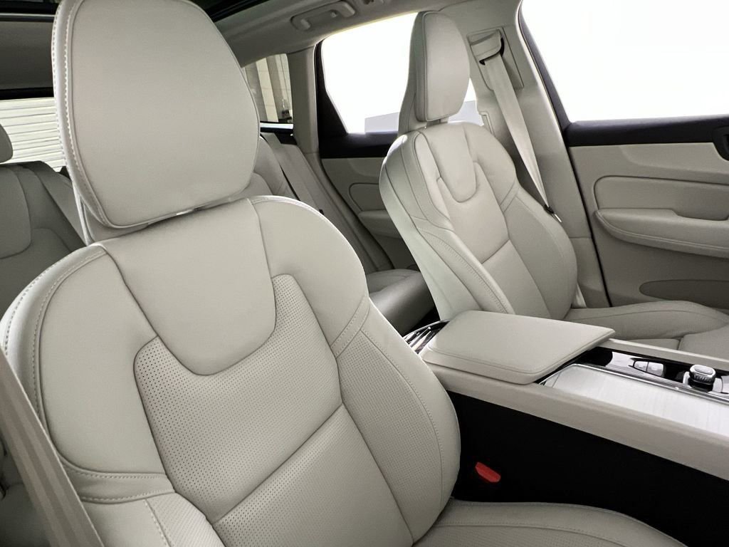 New 2026 Volvo XC60 B5 Ultra w/ Protection Package Premier image 22