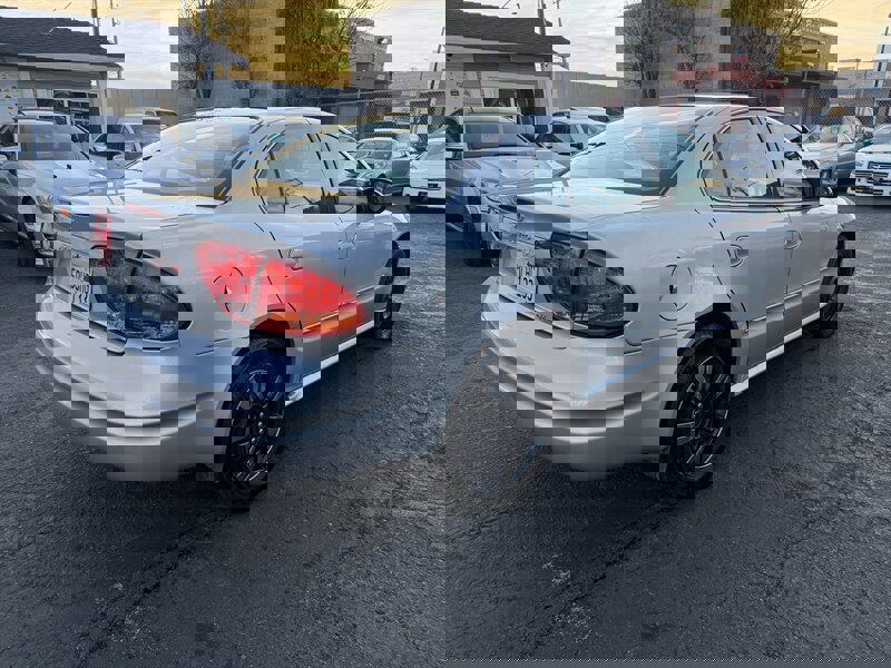Used 2001 Oldsmobile Alero GX image 5