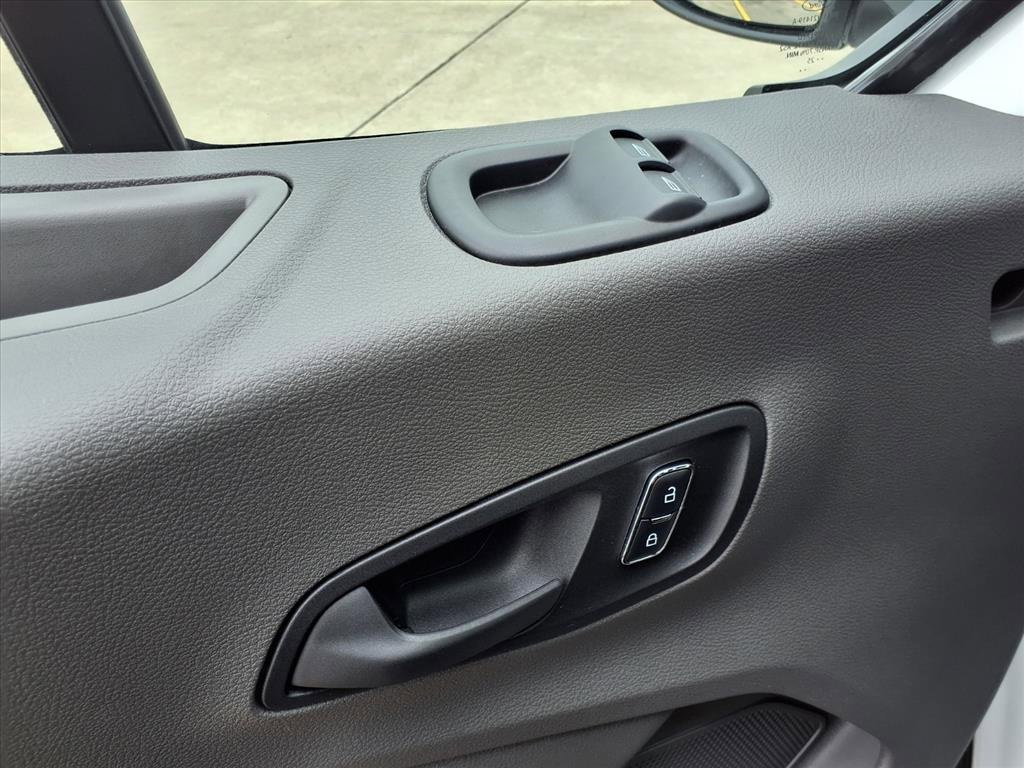 Used 2025 Ford Transit 250 148 Medium Roof image 17