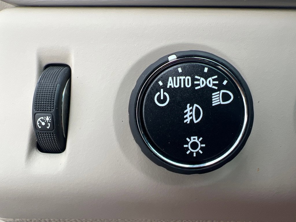 Used 2015 GMC Yukon Denali w/ Open Road Package image 23