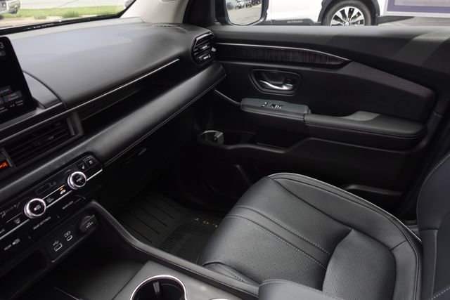 Used 2025 Honda Pilot Elite image 24