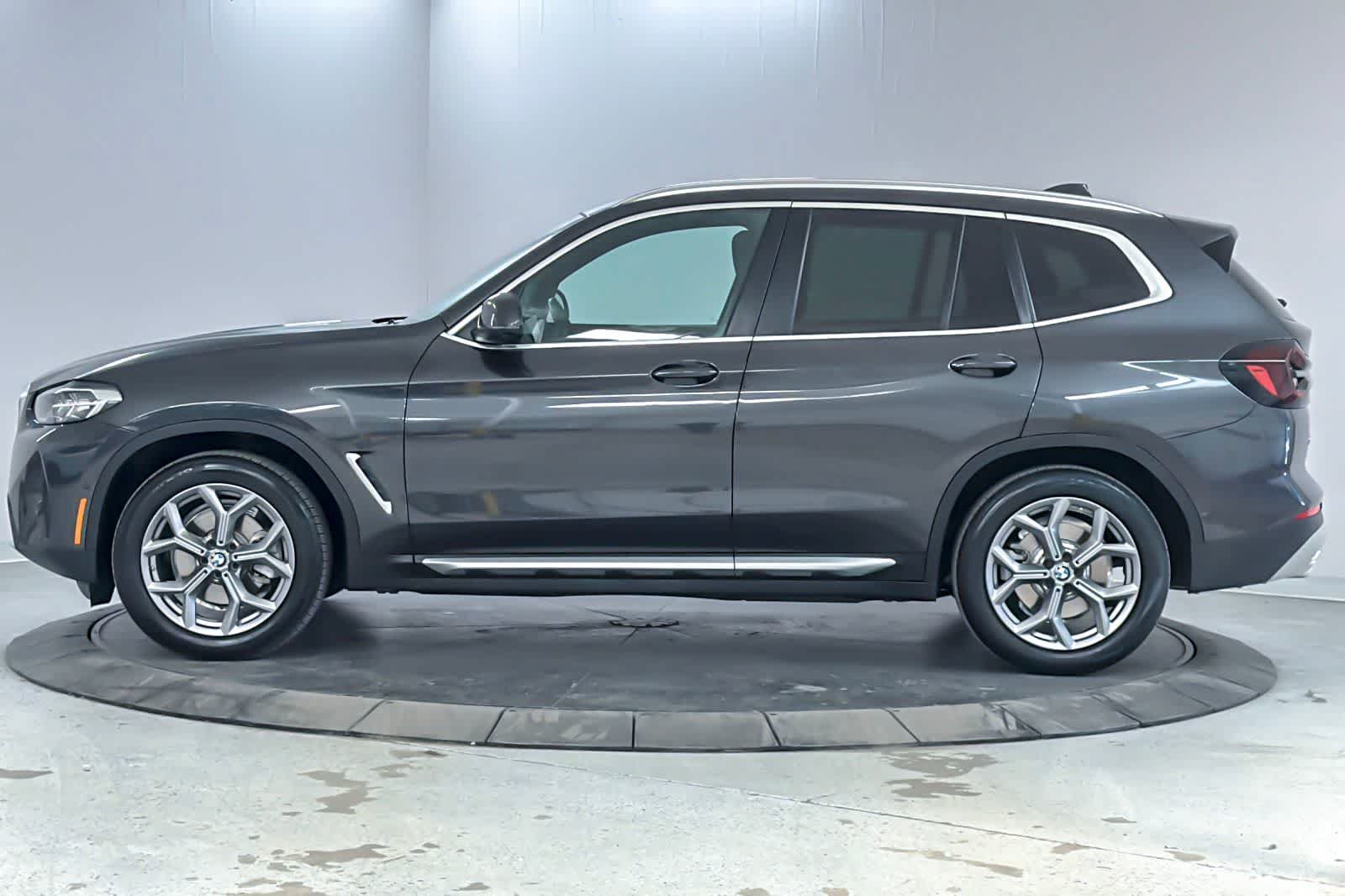 Used 2023 BMW X3 xDrive30i w/ Premium Package AWD/4WD image 5