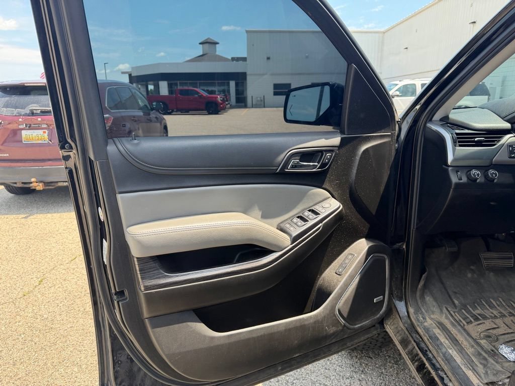 Used 2019 Chevrolet Suburban LT AWD/4WD image 8