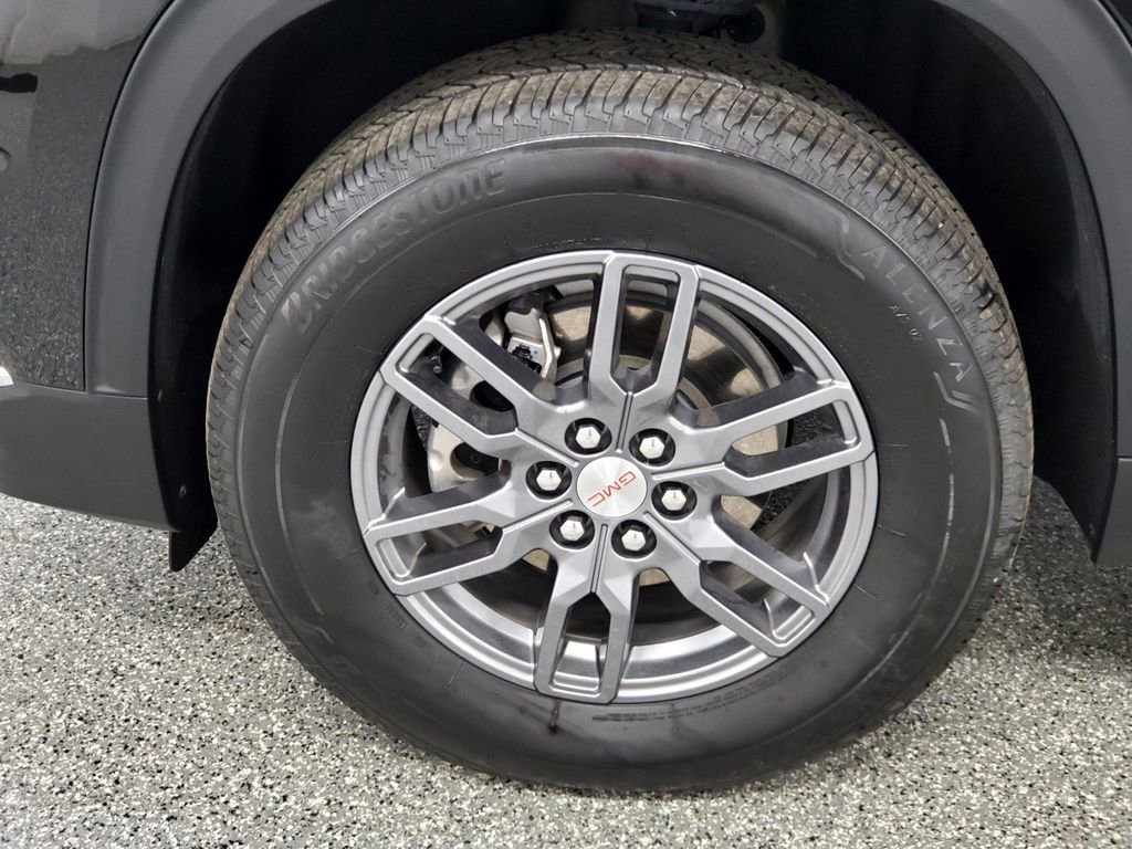 Used 2025 GMC Acadia Elevation image 8