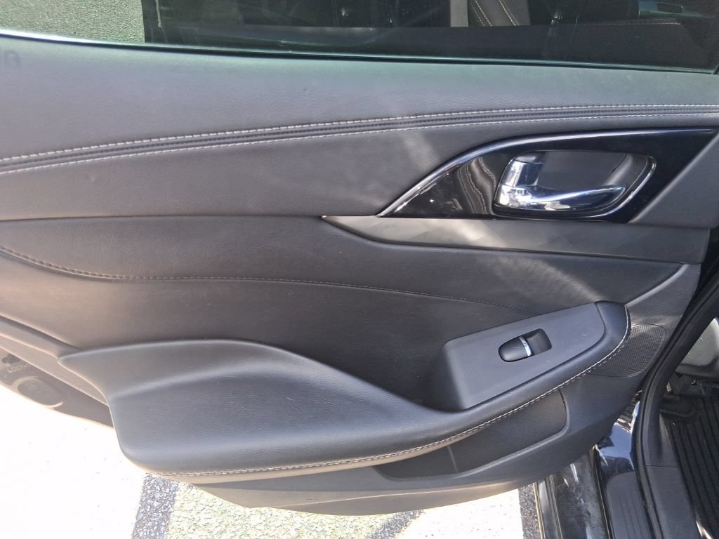 Used 2021 Nissan Maxima 3.5 SV w/ Floor Mat Group FWD image 15